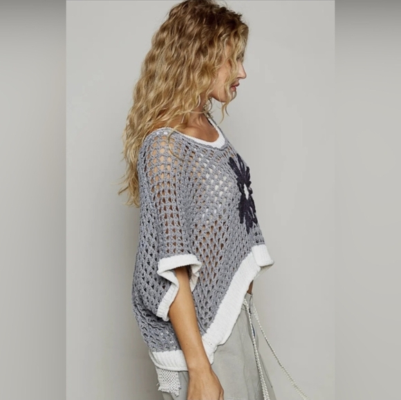 POL - Beige crochet lace stitched peace sign short sleeve sweater top - Picture 3 of 4